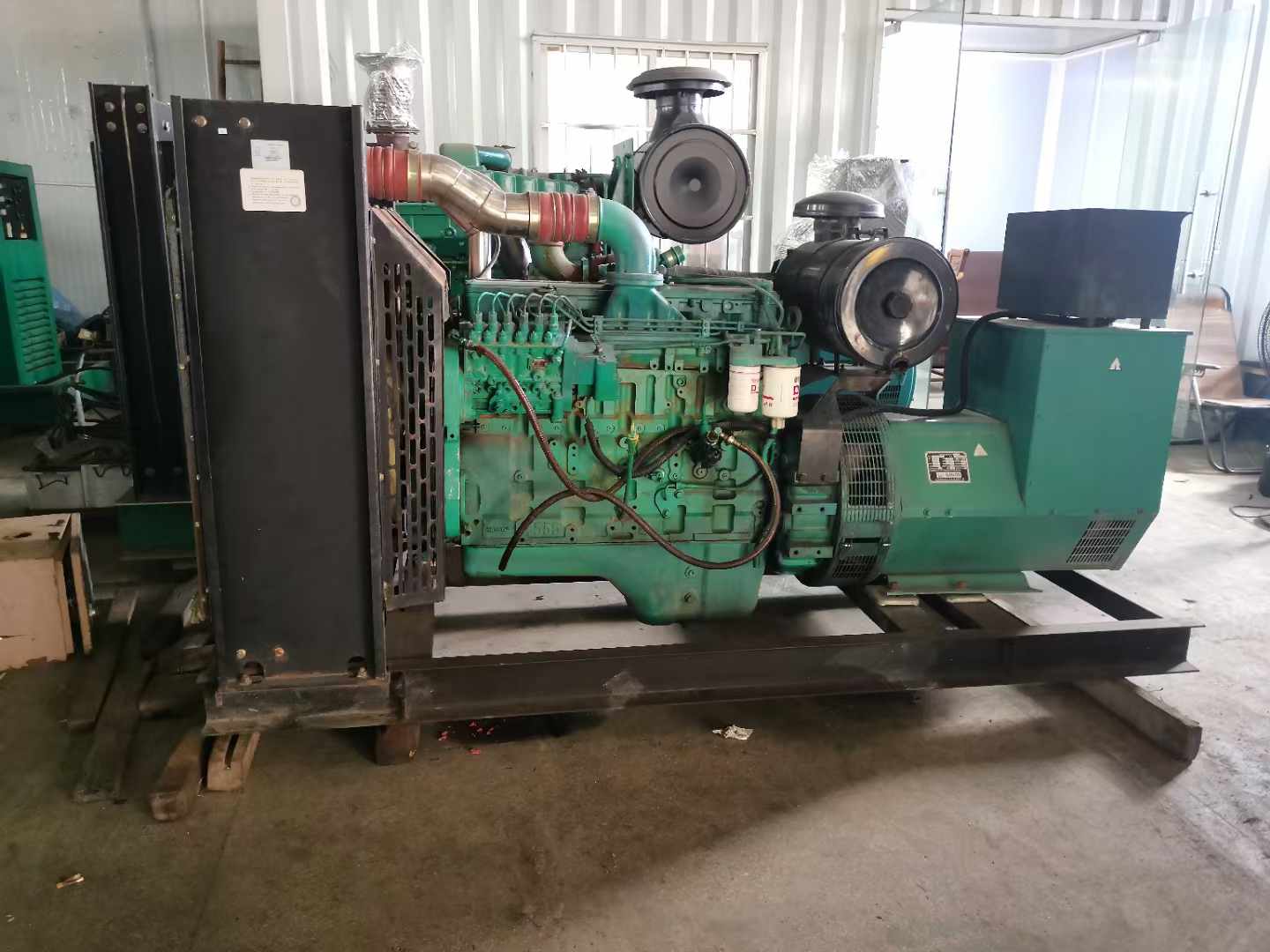 绥化发电机租赁如何确定电缆的承载电流是否在安全范围内？