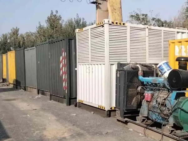 绥化200KW柴油发电机机组每小时油耗是多少？